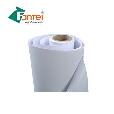 240gsm 7oz 200D*300D PVC Afiş Ruloları Soğuk Lamine Önden Aydınlatmalı